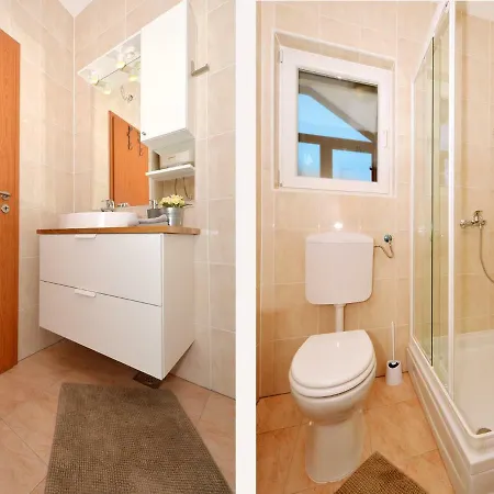 Apartment 4 Us *