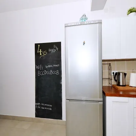 Apartment 4 Us *