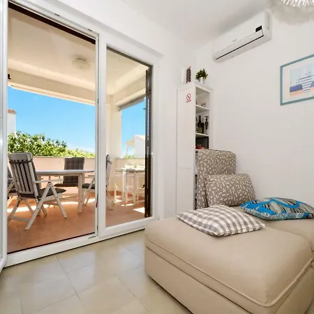 4 Us Apartment