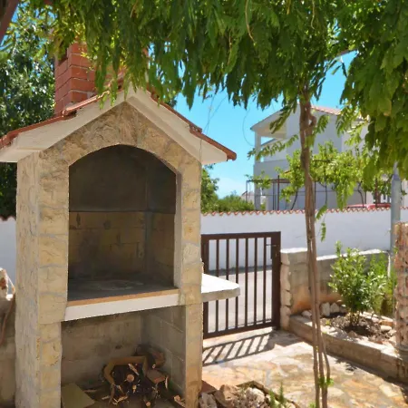 4 Us * Rogoznica (Sibenik-Knin)